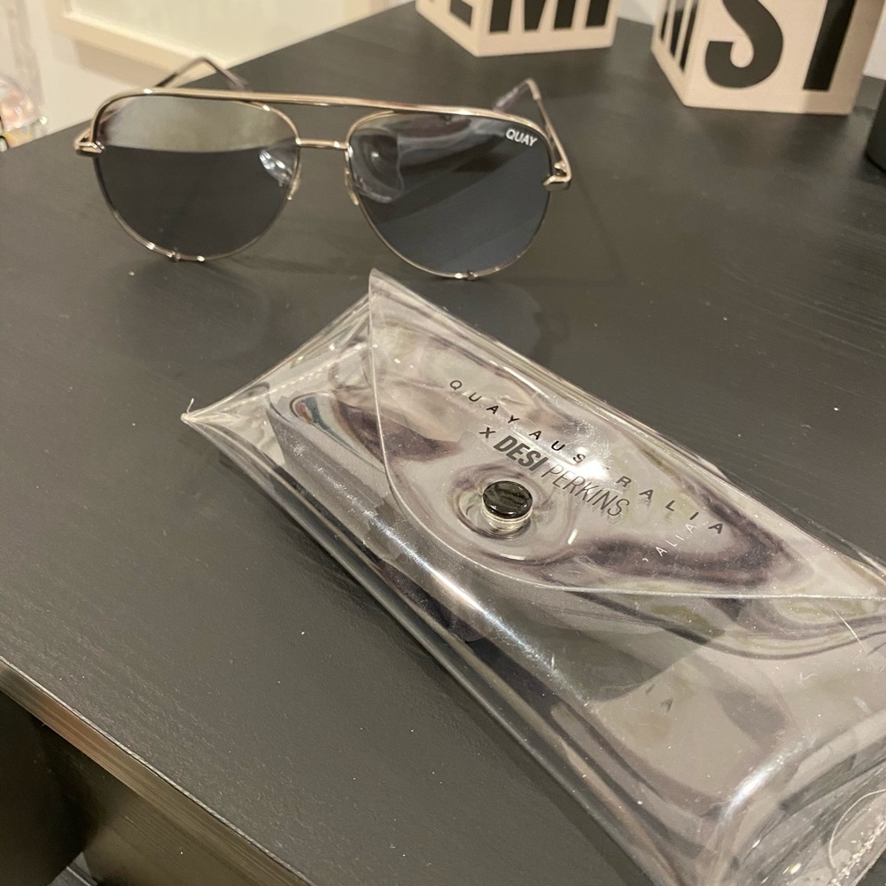 Quay x Desi Perkins High Key Oversized Aviator